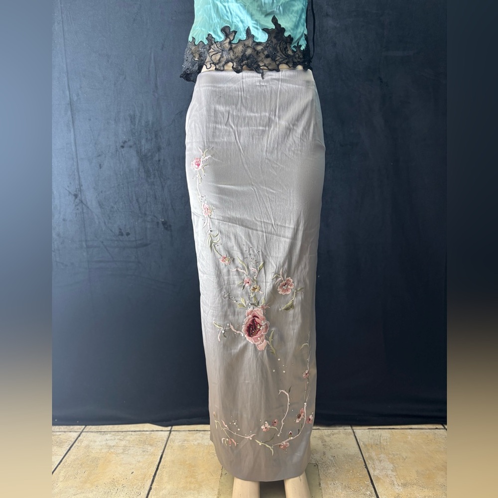 Elegant Floral Embroidered Gray Skirt by Mandalay